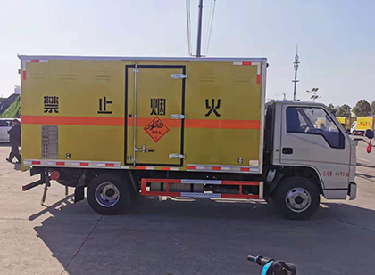 麦盖提爆破器材运输车技术升级与安全合规新趋势