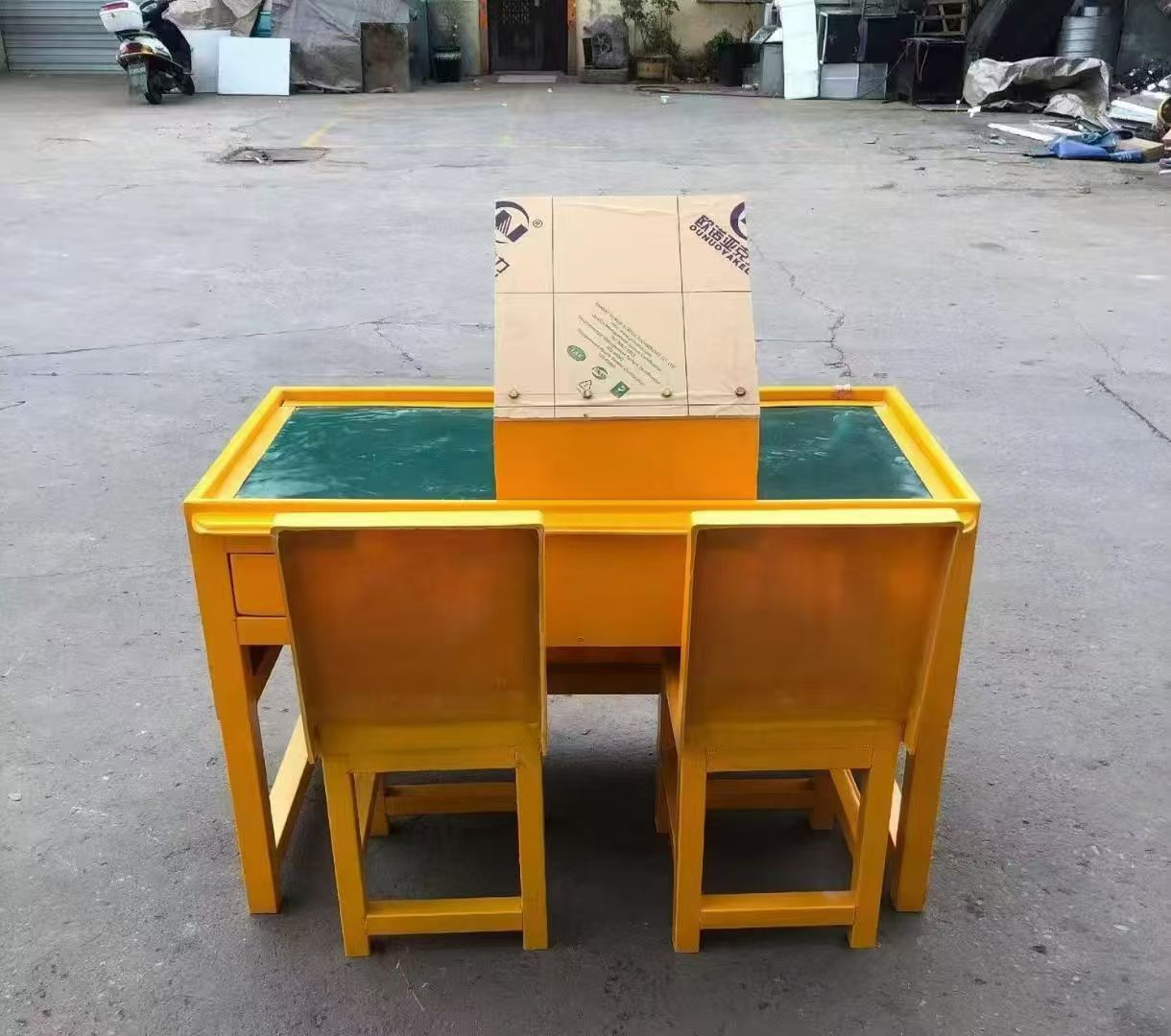 麦盖提防静电导通桌井下煤矿火工品发放桌：危险品流转的安全守护者