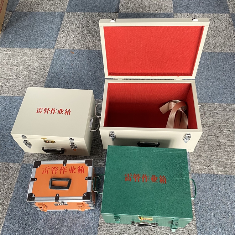 麦盖提爆破工程作业箱如何选择？玻璃钢与传统材质的全面对比
